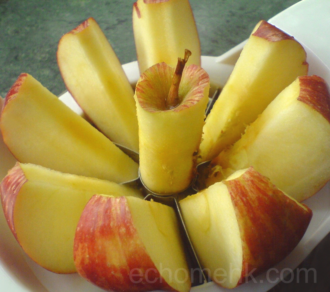 apple-cutter_view1-WM.jpg